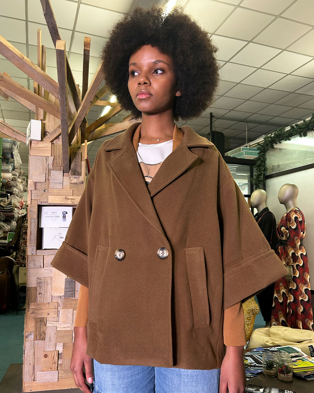 Cappotto corto manica larga