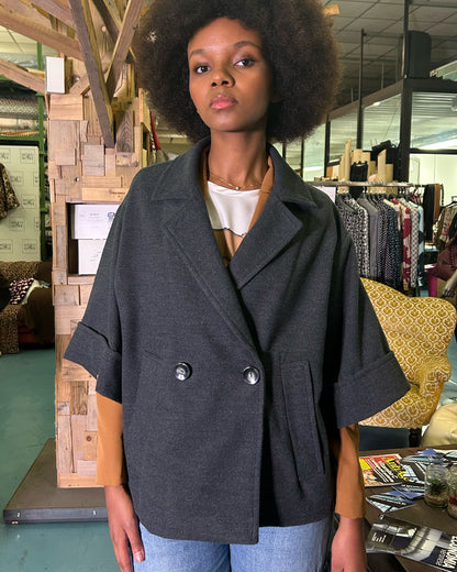 Cappotto corto manica larga