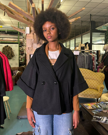 Cappotto corto manica larga