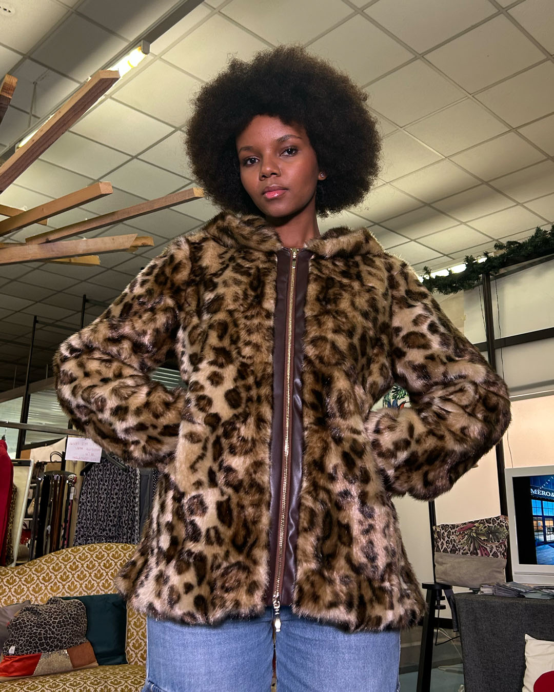 Pelliccia con cappuccio