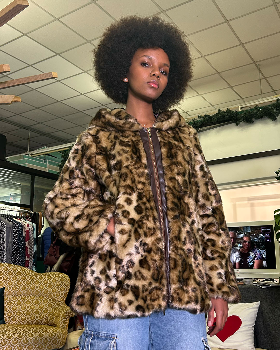 Pelliccia con cappuccio